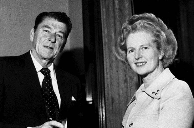AP - También marcaron los años de Thatcher su fuerte alianza con el expresidente de EEUU Ronald Reagan y su oposición al comunismo, si bien se dejó seducir por el carisma del reformador soviético Mijail Gorbachov.