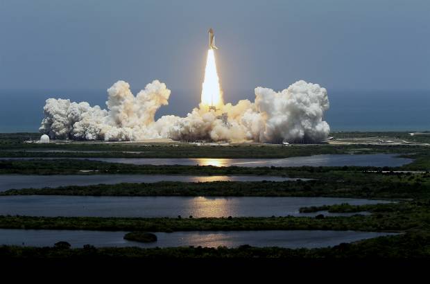 AP - Casi nueve minutos después el transbordador llegó a su órbita.