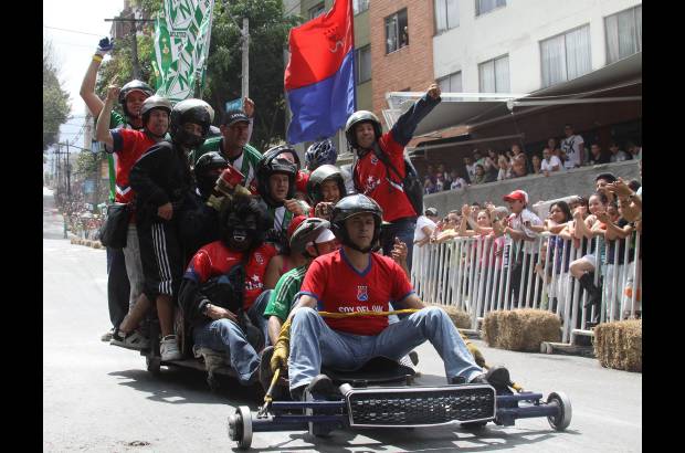 Hernán Vanegas - Los hinchas del Deportivo Independiente de Medellín y del Atlético Nacional se unieron para robarse las miradas de la multitud.