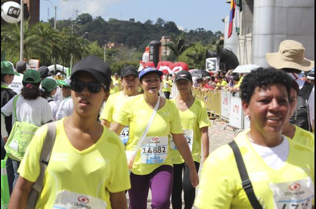 Esteban Jaramillo y Sebastián Salazar - Más de 10 mil competidores se dieron cita en esta histórica cita deportiva que se corría en las modalidades de 5, 10, 21 y 42 kilómetros.