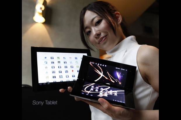 Reuters - El grupo proyecta sacar al mercado en octubre o noviembre su tableta de la serie P, equipada con dos pantallas plegables de 5,5 pulgadas y pensada para las comunicaciones móviles.