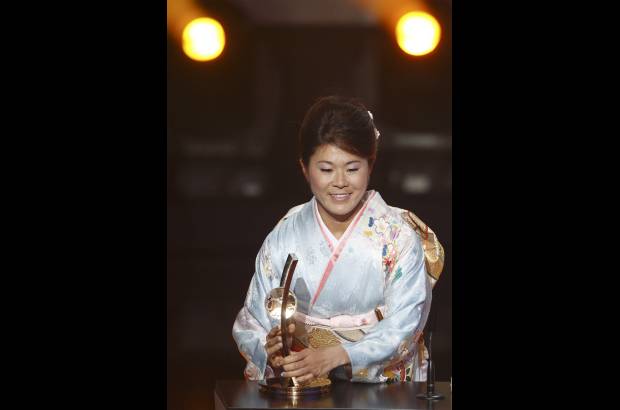 Reuters - La capitana de la selecci&#243;n japonesa y Bota de Oro del pasado Mundial de Alemania, Homare Sawa, fue elegida como la Jugadora Mundial de la Fifa.