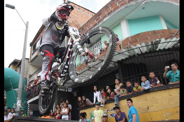 Hernán Vanegas - Más de un espectador se quedó sin aire y con la boca abierta al ver pasar a cada uno de los participantes.