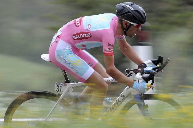 AP - Imparable&#133; As&#237; estuvo este jueves el Tibur&#243;n Nibali al ganar la cronoescalada con un tiempo de 44 minutos y 29 segundos.