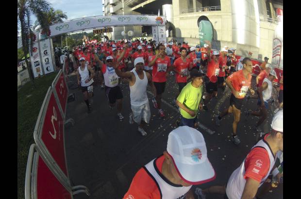 Esteban Jaramillo y Sebastián Salazar - Más de 10 mil competidores se dieron cita en esta histórica cita deportiva que se corría en las modalidades de 5, 10, 21 y 42 kilómetros.