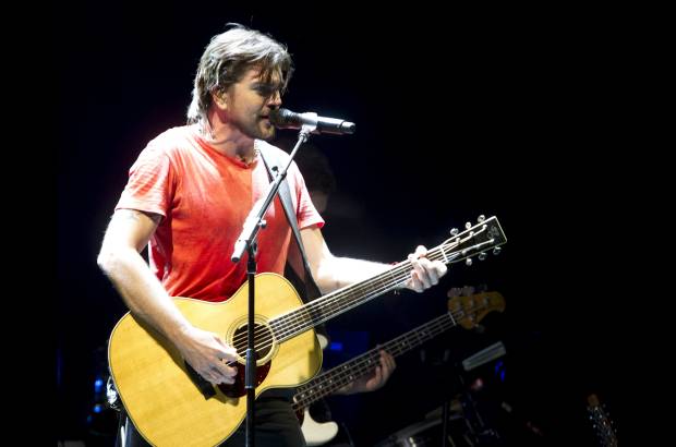 Foto Edwin Bustamante - Juanes en vivo con su banda, un concierto inmenso.