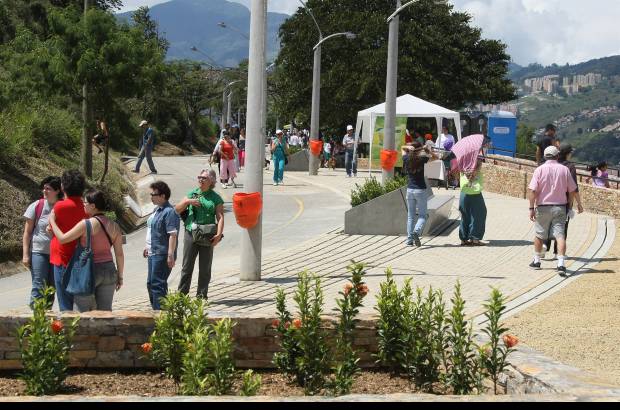 Juan Antonio S&#225;nchez - El Parque Regional Metropolitano Cerro el Volador es el nuevo espacio verde de Medell&#237;n. Un gran balc&#243;n de la ciudad.