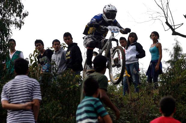 Manuel Saldarriaga - 123 aventureros del downhill retaron la pista Las Mercedes en el municipio de Caldas.