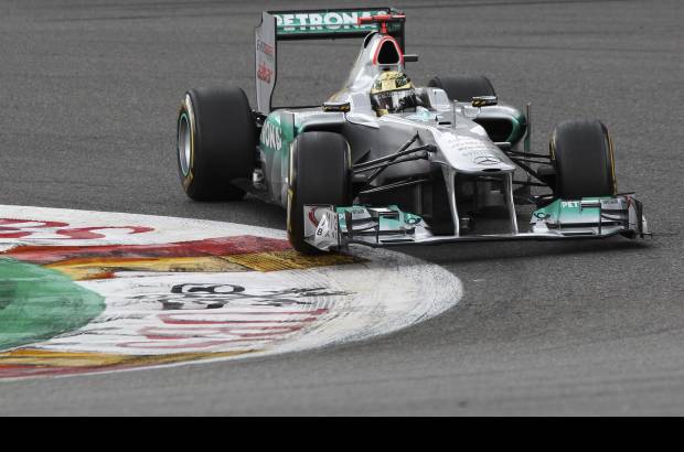 Reuters - Una impresionante y espectacular remontada protagoniz&#243; el alem&#225;n Michael Schumacher (Mercedes), acab&#243; quinto despu&#233;s de haber salida &#250;ltimo en la parrilla.