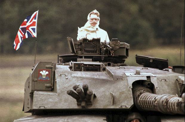 AP - Sin embargo, la inesperada ocupación de las islas Malvinas por parte de los militares argentinos el 2 de abril de 1982 cambió el rumbo de la historia. La victoria de los británicos en junio de ese año selló el destino, y la fama, de la "dama de hierro", que se alzó con la victoria en las generales de 1983.