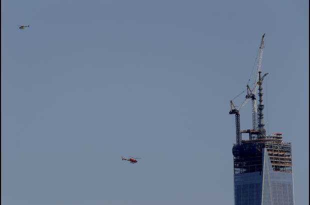 AP - La policía de Nueva York aumentó la vigilancia en algunos puntos claves de la ciudad como el World Trade Center.