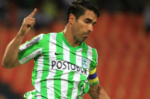 R&#211;BINSON S&#193;ENZ - Las anotaciones del veterano goleador contribuyeron para que el verde antioque&#241;o extendiera su campa&#241;a victoriosa.