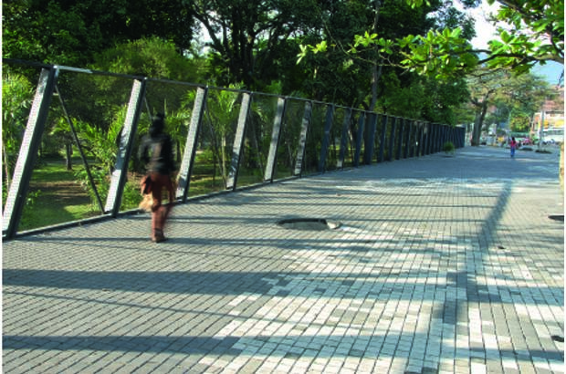 Categor&#237;a Dise&#241;o Urbano y Paisajismo - La recuperaci&#243;n urbana del sector del Jard&#237;n Bot&#225;nico de Medell&#237;n dio a la ciudad un nuevo espacio para la relajaci&#243;n y el descanso.