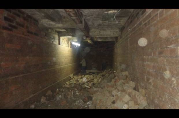 Cortes&#237;a John Alex&#225;nder G&#243;mez Usme - Columnas cuadradas y arcos rebajados se reconocen en las estructuras que aparecieron bajo el piso.