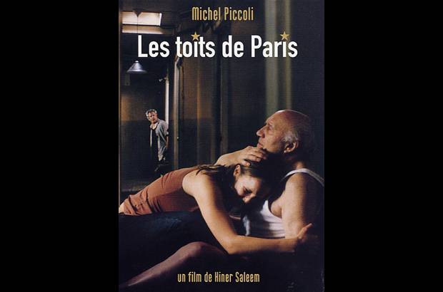 Les toits de Paris - Los techos de París (Hiner Salem, 2007) - Hoy, bajo los techos de Paris, hace mucho calor, más aún si eres viejo y pobre. Marcel y Amar huyen del calor en la piscina o almorzando en la fábrica de cerveza. Allí, Marcel entabla una amistad especial con Thérese, una camarera que le comparte sus problemas e inquietudes.