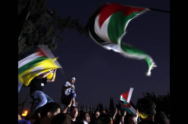 Reuters - A las seis de la tarde, las iglesias tocaron las campanas en se&#241;al de apoyo del clero y los creyentes cristianos a la iniciativa de los dirigentes palestinos.