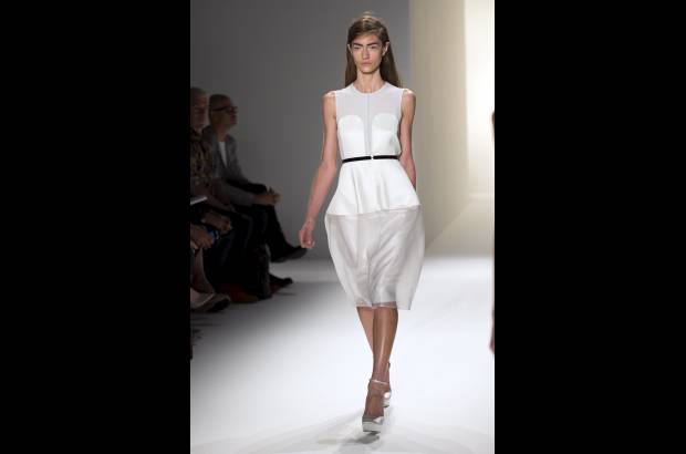 AP - Calvin Klein se une a la tendencia, con el aporte de las transparencias