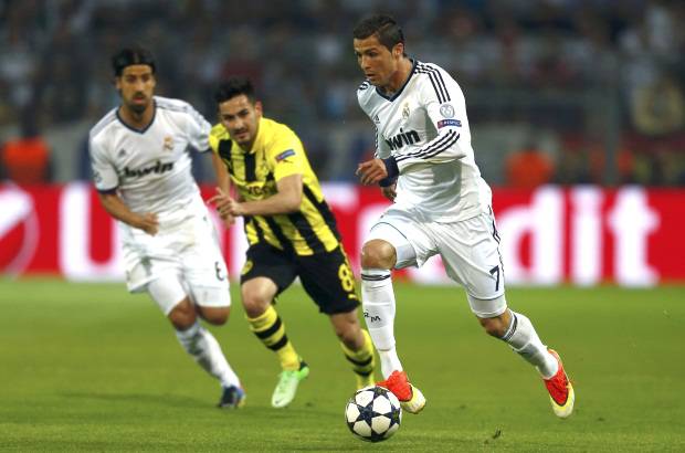 REUTERS - El equipo de Mourinho comenzó maniatado por la presión del conjunto alemán en el centro del campo.