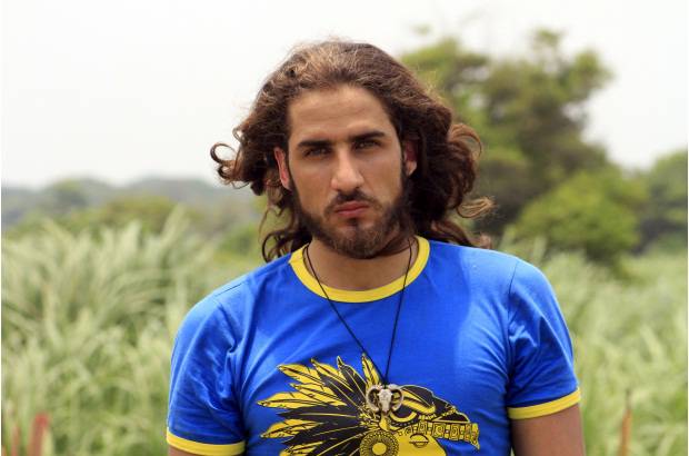 Cortes&#237;a Canal Caracol - JULI&#193;N DAVID AGUDELO: Con 21 a&#241;os, este estudiante de psicolog&#237;a y actor de teatro conf&#237;a en que su capacidad de an&#225;lisis, justicia y sensibilidad le ayuden a ganar el Desaf&#237;o.
