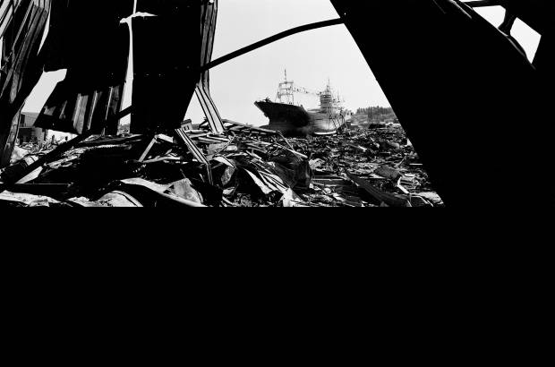 Reuters - Paolo Pellegrin, de la revista italiana Zeit, gan&#243; con le serie Tsunami aftermath, sobre el devastador terremoto de 9.0 en las costas de Jap&#243;n.