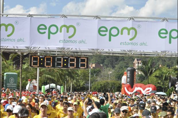 Esteban Jaramillo y Sebastián Salazar - Más de 10 mil competidores se dieron cita en esta histórica cita deportiva que se corría en las modalidades de 5, 10, 21 y 42 kilómetros