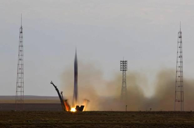 Reuters - La nave rusa Soyuz TMA-05M parti&#243; este domingo rumbo a la Estaci&#243;n Espacial Internacional (EEI) con tres cosmonautas a bordo que completar&#225;n durante los pr&#243;ximos seis meses un experimento cient&#237;fico para prevenir los desastres naturales en nuestro planeta.