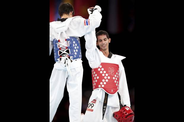 Reuters - A falta de un segundo, el taekwondista tailandés propino un supuesto golpe a Muñoz en el rostro y sobrepasaba el puntaje para adjudicarse la medalla. Tras la solicitud de revisión por parte del técnico colombiano se demostró que la patada no impactó la cara.