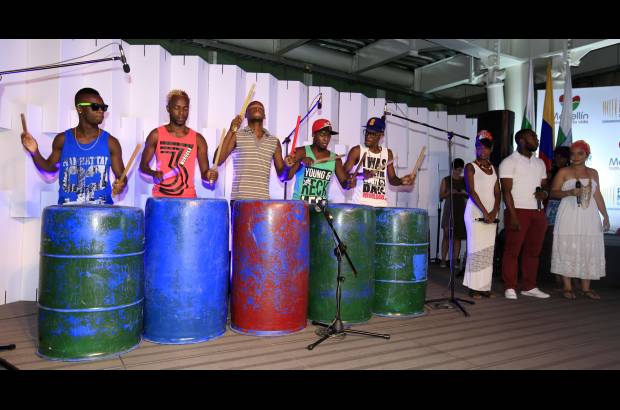 Fotos Manuel saldarriaga - El grupo musical de percusi&#243;n Son Bat&#225;.