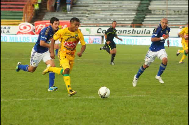 Colprensa - El equipo opita dirigido por Néstor Otero, alcanzó su primer triunfo al vencer 2-1 a Millonarios en el estadio Guillermo Plazas Alcid de Neiva.