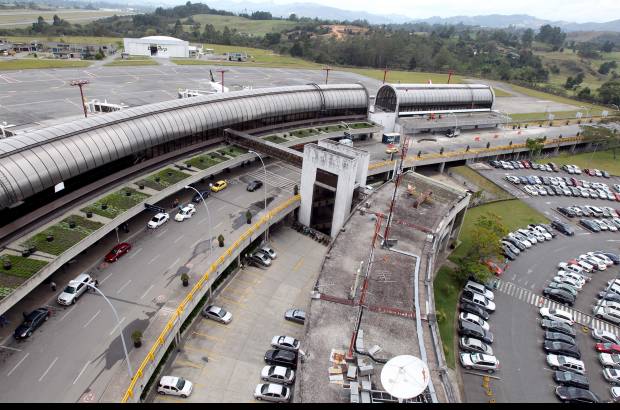 Foto Jaime P&#233;rez - Al fondo, el nuevo muelle nacional del Jos&#233; Mar&#237;a C&#243;rdova.