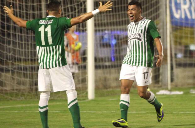FOTOS HERN&#193;N VANEGAS - A un minuto del final Duque repiti&#243; tras el error de Estacio que pu&#241;ete&#243; un bal&#243;n al centro del campo.