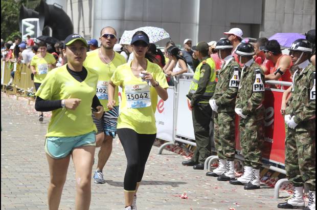 Esteban Jaramillo y Sebastián Salazar - Más de 10 mil competidores se dieron cita en esta histórica cita deportiva que se corría en las modalidades de 5, 10, 21 y 42 kilómetros.