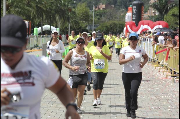 Esteban Jaramillo y Sebastián Salazar - Más de 10 mil competidores se dieron cita en esta histórica cita deportiva que se corría en las modalidades de 5, 10, 21 y 42 kilómetros.