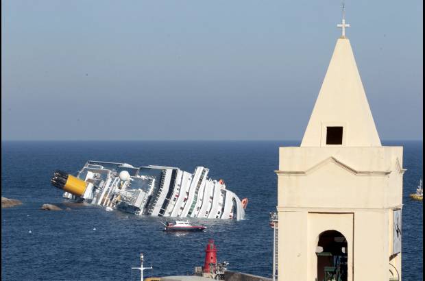 AP - Los altavoces de la nave dijeron que se hab&#237;a producido un problema el&#233;ctrico y que no se preocuparan.