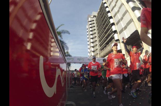 Esteban Jaramillo y Sebastián Salazar - Más de 10 mil competidores se dieron cita en esta histórica cita deportiva que se corría en las modalidades de 5, 10, 21 y 42 kilómetros.