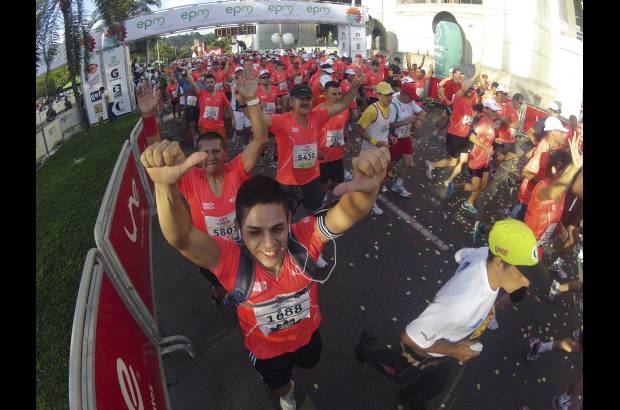 Esteban Jaramillo y Sebastián Salazar - Más de 10 mil competidores se dieron cita en esta histórica cita deportiva que se corría en las modalidades de 5, 10, 21 y 42 kilómetros.