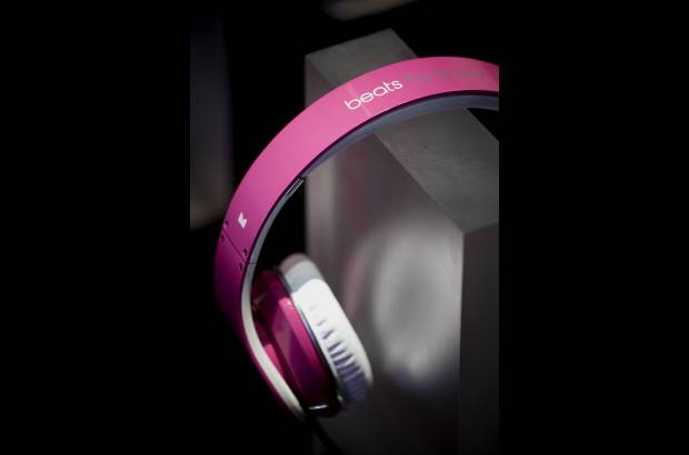 - Ahora los audífonos son una combinación de tecnología y salud.