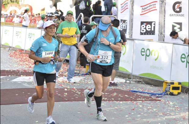 Esteban Jaramillo y Sebastián Salazar - Más de 10 mil competidores se dieron cita en esta histórica cita deportiva que se corría en las modalidades de 5, 10, 21 y 42 kilómetros.