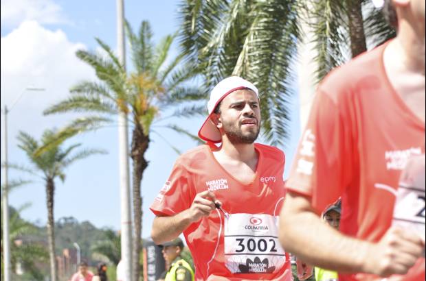 Esteban Jaramillo y Sebasti&#225;n Salazar - M&#225;s de 10 mil competidores se dieron cita en esta hist&#243;rica cita deportiva que se corr&#237;a en las modalidades de 5, 10, 21 y 42 kil&#243;metros.