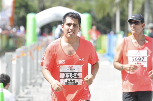 Esteban Jaramillo y Sebasti&#225;n Salazar - M&#225;s de 10 mil competidores se dieron cita en esta hist&#243;rica cita deportiva que se corr&#237;a en las modalidades de 5, 10, 21 y 42 kil&#243;metros.