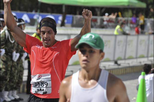 Esteban Jaramillo y Sebasti&#225;n Salazar - M&#225;s de 10 mil competidores se dieron cita en esta hist&#243;rica cita deportiva que se corr&#237;a en las modalidades de 5, 10, 21 y 42 kil&#243;metros.