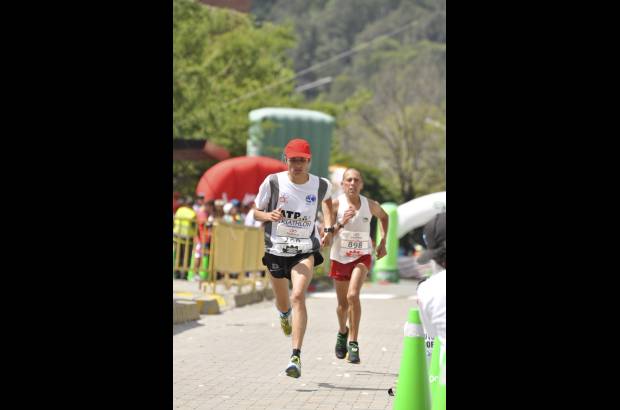 Esteban Jaramillo y Sebasti&#225;n Salazar - M&#225;s de 10 mil competidores se dieron cita en esta hist&#243;rica cita deportiva que se corr&#237;a en las modalidades de 5, 10, 21 y 42 kil&#243;metros.