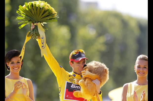 Reuters - El australiano Cadel Evans (BMC) gan&#243; el Tour de Francia, tras la disputa de la &#250;ltima de las 21 etapas de que const&#243; la prueba.