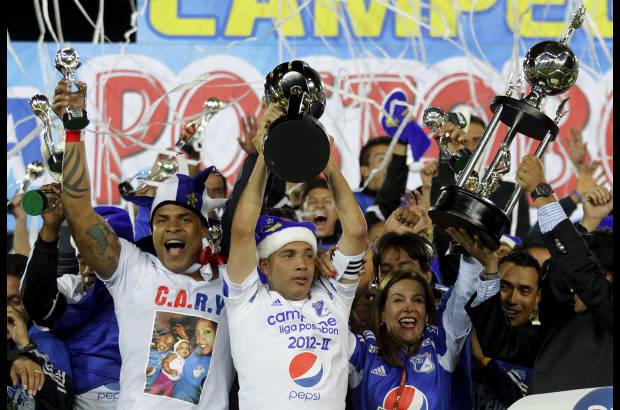 Colprensa - Millonarios alcanz&#243; la estrella 14 al superar en la gran final de la Liga Postob&#243;n II-2012 al Independiente Medell&#237;n. Dram&#225;tica definici&#243;n desde los penaltis despu&#233;s de empatar 0-0 en la ida y 1-1 este domingo.