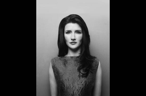 Isabel Henao - Dise&#241;adora de modas - &quot;Fue precisamente en EL COLOMBIANO donde sali&#243; la primera entrevista que me hicieron cuando era estudiante en La Colegiatura y desde ese momento he sentido que el peri&#243;dico ha sido mi casa y uno de los acompa&#241;antes m&#225;s maravillosos alrededor de mi profesi&#243;n, es un c&#243;mplice maravilloso&quot;.