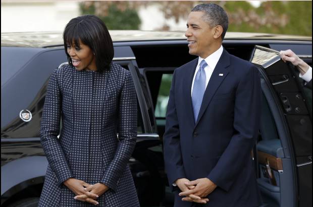 Reuters - Michelle Obama ha elegido a Browne para otras ocasiones especiales, incluyendo un vestido gris con una capa superior de encaje negro en uno de los debates presidenciales del a&#241;o pasado.
