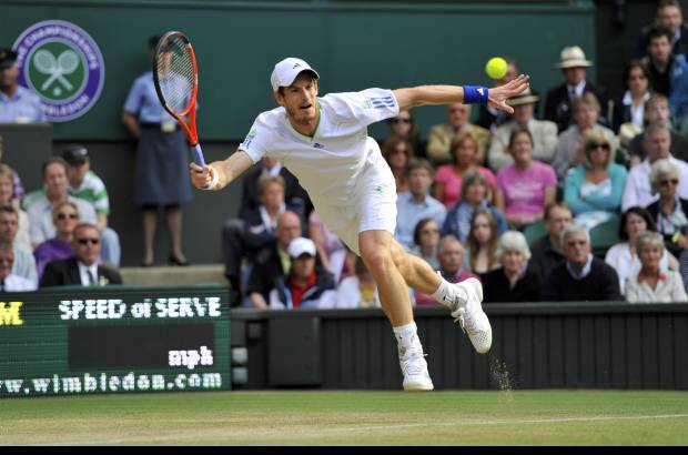 Reuters - Murray, cuarto cabeza de serie, no se vio amenazado en ning&#250;n momento por el espa&#241;ol L&#243;pez, quien se vino abajo tras un implacable bombardeo de puntos precisos y saques consistentes.