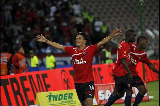 Hern&#225;n Vanegas - Fue un empate, pero para las rojos signific&#243; mantenerse en la punta del grupo B.
