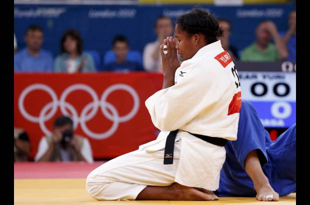 Foto Reuters - Yuri celebr&#243; su triunfo tras saber que pod&#237;a ir por la medalla.