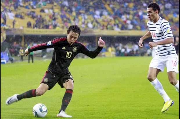 Colprensa - En su regreso a la capital colombiana, Francia no guard&#243; ox&#237;geno para jugar en la altura.